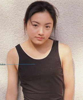 仲間由紀恵の16歳の画像1995年.png